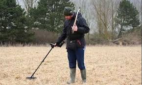 The discovery 2200 metal detector by bounty hunter is a professional metal detector great for finding coins, metals, relics and more. Elite 2200 Metal Detector Has Top Level Amazing Features