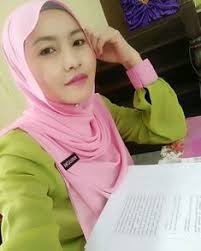 Biaya hidup di malaysia juga dijadikan alasan mahasiswa untuk melanjutkan studi, karena biaya hidup yang sangat terjangkau dan tidak jauh berbeda dengan standar di indonesia. 9 Cikgu Cantik Dan Bijak Ideas Beautiful Hijab Muslim Women Beautiful Muslim Women