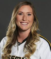 Kirsten Mack's Instagram, Twitter & Facebook