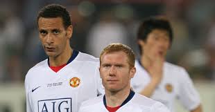 Svou seniorskou premiéru si odbyl 5. Scholes Ferdinand Slam Terrible Man United Display Football365