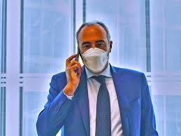 L'irlanda del nord (anch'essa parte del regno unito) e l' irlanda si trovano oltre il mar di irlanda, ad ovest dell' inghilterra (e del galles). Covid Mutato Gallera Le Ats Chiameranno I 1 500 Lombardi Arrivati Da Inghilterra Scozia Galles E Irlanda Del Nord Comozero