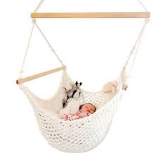 / nl vier sliepen in hangmatten en twee op bedden van boekendozen, totdat zij een woning vonden die zij. Babyschwinger Mitwachsende Hangewiege Babyhangematte Netzgeflecht Aus Weicher Biobaumwolle Mira Art Traumschwinger