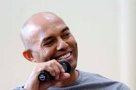 Yankees legend Mariano Rivera lends a hand in Ridgefield