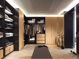 Kleiner Nachttisch Unter Kuhlen Bett Lampen Schrank Fur Kleines Schlafzimmer Mit Bildern Begehbarer Kleiderschrank Design Kleiderschrank Design Einen Kleiderschrank Bauen