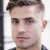La coupe de cheveux sur un visage rond va permettre de dessiner le visage ainsi que ses traits. Https Encrypted Tbn0 Gstatic Com Images Q Tbn And9gcqo3wyzcu2zzsffuxu8sta Nvcfm8aib55oof9afz 3jbcslpiq Usqp Cau