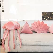 Un cuscino rotondo colorato e decorativo di christian lacroix. Cuscino Per Divano Medusa Mx Home A Tinta Unita In Tessuto Rosa