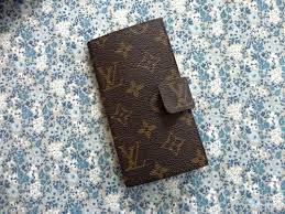 ヴィトンのバッグをリメイクして手帳型スマホカバーにの作り方 その他 ファッション アトリエ ヴィトンのバッグ 手作り スマホケース 手帳型 スマホカバー 手作り