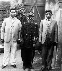 Ceferino estableció que los jóvenes, cumplidos los 14 años, hiciesen la comunión por pascua4 5 y que los cálices no fueran de madera, sino de vidrio.3. Missions Ceferino Namuncura 1886 1905