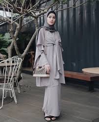 Pengiriman cepat pembayaran 100% aman. 10 Cantiknya Setelan Formal Berbahan Satin Buat Yang Berhijab Jahit Sendiri Kuy