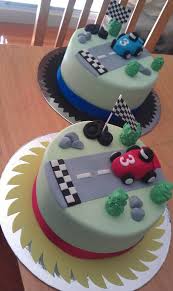 Boys Racing Car Cakes For Twins Cake Ideas More Marsepein Taart Taart Taart Ideeen