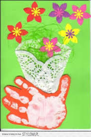 O to viac, ak ešte vôbec nevieš, čím by si mohol/ mohla ocina príjemne prekvapiť. Laurka Mothers Day Crafts Handprint Craft Crafts