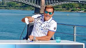 Februar 1954 (67 jahre alt). Dieter Bohlen News Hintergrunde Horizont