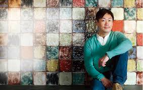 李思捷（英語： johnson lee ，1974年4月11日 － ），香港演員及電視主持，參加「喜劇之王訓練班」而入行，現為香港無綫電視（tvb）經理人合約男藝人， 憑喜劇之王的角色走進大銀幕。 2015年，李思捷在十萬網民票選下成為最討厭藝人「負評王」第四名； 2018年更進一步，成為網民票選「10大乞人憎tbb. æŽæ€æ·å°ˆè¨ª1 å‰µä½œå¤¢å§‹æ–¼åŠ‰å¾·è¯ è‡ªç·¨è‡ªå°Žè‡ªæˆ€ ç¨ç«‹é›»å½±ç²æ˜Ÿçˆºå–éŒ„ æœ¬åœ° æ˜Žå'¨å¨›æ¨‚