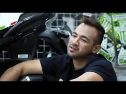 Sometime kita dah cuba jaga hati orang dengan baik, tapi dimana silapnya tetap ada perselisihan faham. Lakonan Sharnaaz Ayat Sedih Youtube