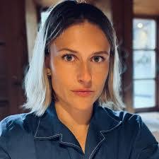 Laura Lewandowski's Instagram, Twitter & Facebook