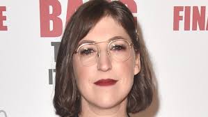 The show's executive producer, mike richards, and actress mayim bialik. Was Mayim Bialik Von The Big Bang Theory Jetzt Tut News24viral