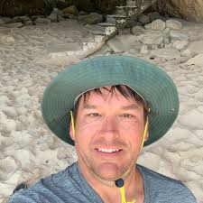 Carrollton Trojan OL Zykie Helton with #UGA OL Coach Stacy Searels 🐶 🏈