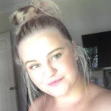 Holly Selby's Instagram, Twitter & Facebook