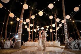 We are going to present before you the ideas for paper lanterns decoration. Paper Lanterns Decor Ideas For Your Wedding Venues