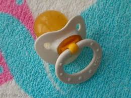 Nuk Schnuller Aus Den 1990 Er Umgebaut Mit Sauger Aus Nuk Medic L Baby Bottles Baby Binky Baby Toys