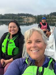 Beautiful morning for a paddle. Perhaps the lady is in the group?