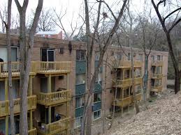 3060 Marshall Cincinnati Oh 45220 2 Bedroom 625 645 Mo This Two Bedroom Apartment Is On A Quiet No Outlet West Campus Wall Carpet Two Bedroom Apartments