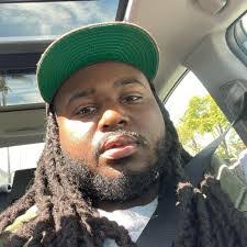 Lor Smith's Instagram, Twitter & Facebook