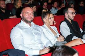Zdjęcia do filmu dziewczyny z dubaju rozpoczną się już 16 czerwca. Wiadomo Kto Zagra W Filmie Dody Dziewczyny Z Dubaju Kozaczek