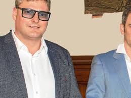 Ärzte sprechen im Saal des Rathauses in Neustadt ein Tabuthema an