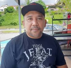 Nekad untuk bergiat secara aktif dalam politik, pelantun menghitung hari yang juga rakan baik kepada datuk seri siti nurhaliza itu kini sedang giat berkempen untuk sesi pilihanraya akan datang. Serah Kerusi Parlimen Seremban Kepada Umno Zool Amali Utusan Digital