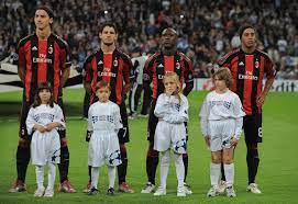 In june 2010, real madrid extended higuaín's contract until 2016. Eduasportin Com On Twitter Ibrahimovic Pato Seedorf And Ronaldinho Before The Start Of The Uefa Champions League Match Between Real Madrid And Ac Milan In 2010 Championsleague Milan Ibrahimovic Pato Seedorf Ronaldinho Realmadrid