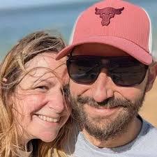 Ray Hewlett's Instagram, Twitter & Facebook