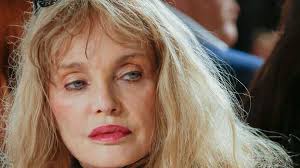 Agence mã©diterranã©enne de location de films (a.m.l.f.) bande annonce. Arielle Dombasle Ses Revelations Surprenantes Sur Sa Consommation De Drogue Elle Se Confie Comme Jamais
