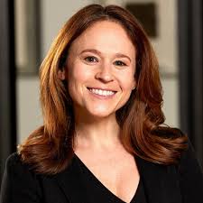 Amy Carver's Instagram, Twitter & Facebook