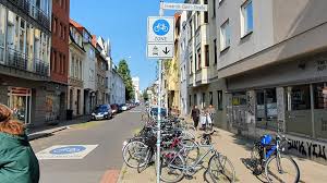 Bußgelder stvo novelle (der regelsatz von halten auf radwegen/radfahrstreifen vor novelle konnte nicht bestätigt werden). In Fahrradstrassen Hat Der Radverkehr Vorrang Adac