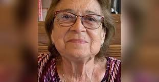 Gloria Valderrama Obituary