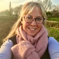 We couldn't let our newest apprentice Harvey not go to prom in anything  other than our 911 GTS!