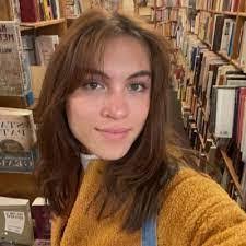 Estelle Sweeney's Instagram, Twitter & Facebook