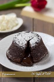 Ciambellone con cuore di cioccolato. Tortino Al Cioccolato Dal Cuore Morbido