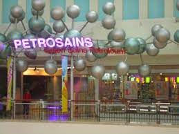 Petrosains, also known as petrosains, the discovery centre is a malaysian science and technology museum located in the heart of kuala lumpur within suria klcc, petronas twin towers.petrosains was a brainchild of 4th prime minister mahathir mohamad and established on 25 march 1999. Petrosains The Discovery Centre Kl S Leading Science Museum