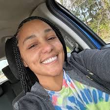 Elizabeth Gaither's Instagram, Twitter & Facebook