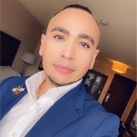 1100+ "Estrella" profiles