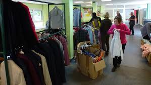 Produits susceptible d'être en vente dans cette boutique : Bagnols La Braderie Du Secours Populaire Des Mardi 9 Et Mercredi 10 Se Prepare Midilibre Fr