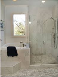 Desain bathroom di atas dengan konsep sederhana tanpa furniture yang berlebihan cukup dilengkapi dengan toilet duduk, tempat tisu dan cermin serta tanaman hijau yang mampu. Desain Kamar Mandi Kecil Berukuran Kurang Dari 3x3 Meter