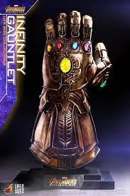 Hot Toys Avengers Infinity War Iron Man Action Figure And Thanos Infinity Gauntlet Geektyrant Marvel Infinity Avengers Infinity War Avengers