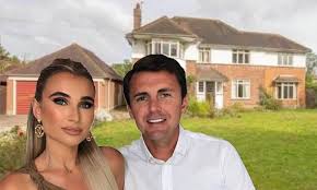 Brentwood suites is one of the best budget hotels in brentwood, tennessee with top ratings. Billie Faiers And Greg End Feud With Neighbours Over Plans To Turn 1 4m Mansion Into Dream Home Daily Mail Online