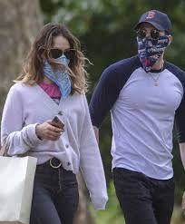 October 13, 2020 lily james was seen kissing dominic west while the pair were on a romantic getaway in rome last sunday (11th october). Chris Evans And Lily James Spotted Eating Ice Cream On London Park Date The Independent Singapore News