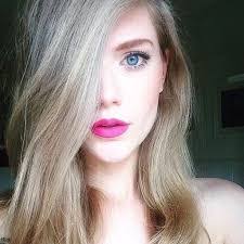 Sydney Hoffman's Instagram, Twitter & Facebook