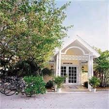 Nostalgic sanibel cottage charm seaside inn invites you to rediscover the charm of a quaint beachfront inn on beautiful sanibel island in southern florida. Reviews Of Kid Friendly Hotel Seaside Inn Sanibel Island Sanibel Florida Minitime