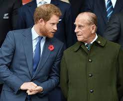 Toda la información sobre enrique de inglaterra, en el mundo. Estamos Flipando Con Lo Mucho Que Se Parece Harry A Su Abuelo Felipe De Edimburgo Cuando Era Joven